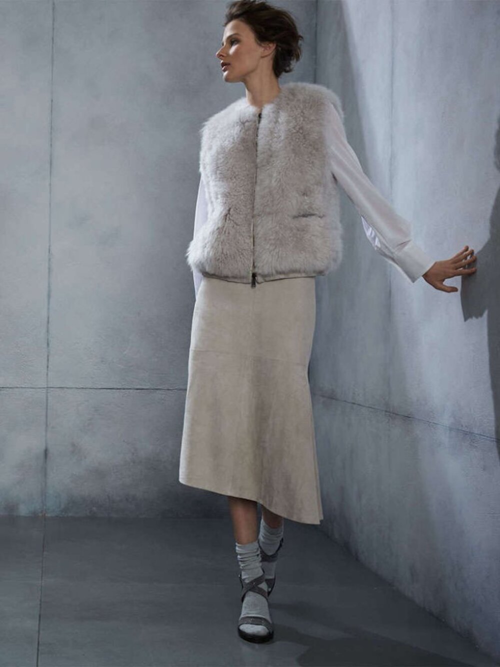 $10995 BRUNELLO CUCINELLI RUNWAY REVERSIBLE SHEARLING FUR VEST WITH MONILI 42